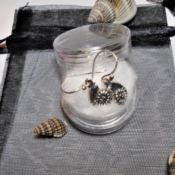 NWOT beach Jewelry 925 sterling silver tiny sea shells - shell dangle earrings, - Picture 5 of 5